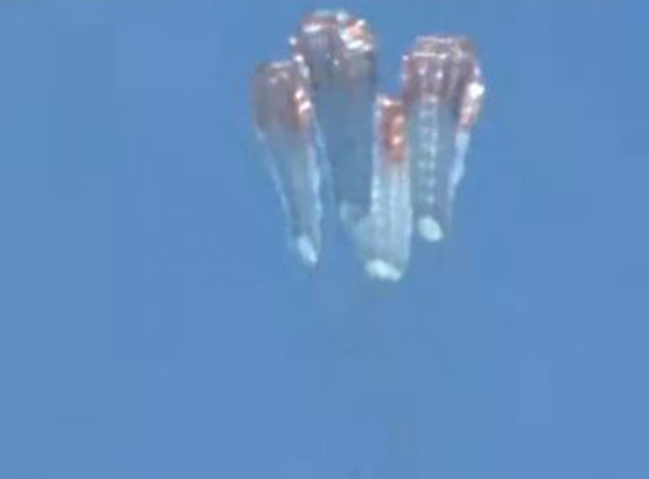 Astronautas aterrizan con éxito en la cápsula SpaceX 