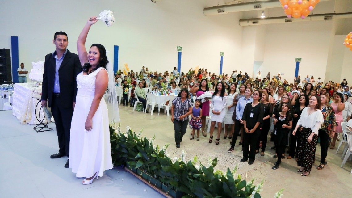Se casan 200 parejas en Matrimonios Colectivos en Reynosa