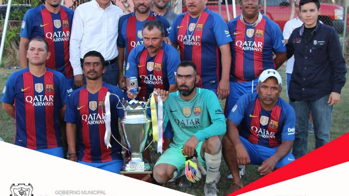 Premian a campeón de liga municipal de Fut 7