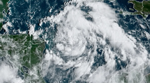 Amenaza Tornenta Ian en convertirse en huracán rumbo a islas Caimán 