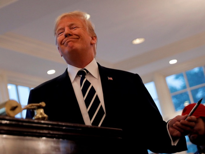 "Declive mental" de Trump es encubrido por funcionarios: ex colaboradora