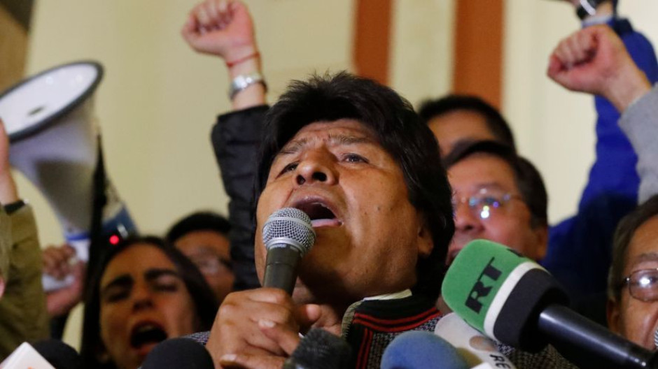 Evo Morales rechaza solicitudes de renuncia 