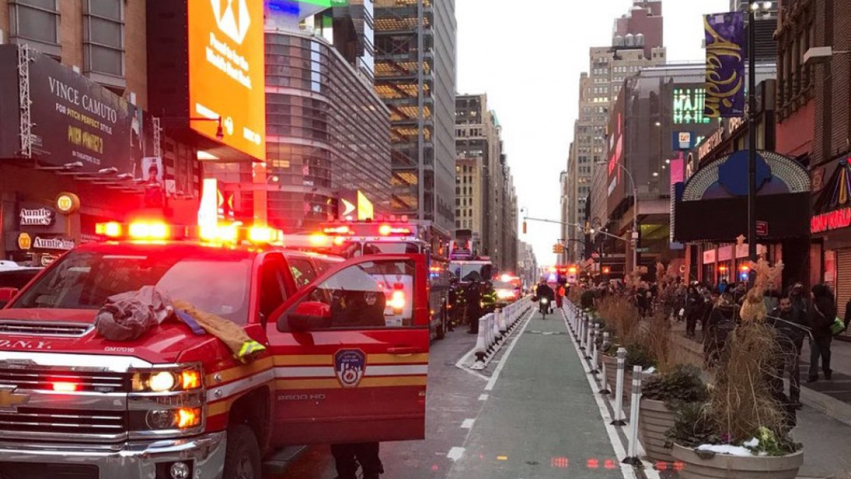 La policía investiga reportes de una explosión en Manhattan