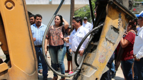 Cumple Alcalde con acciones concretas a las familias maderenses