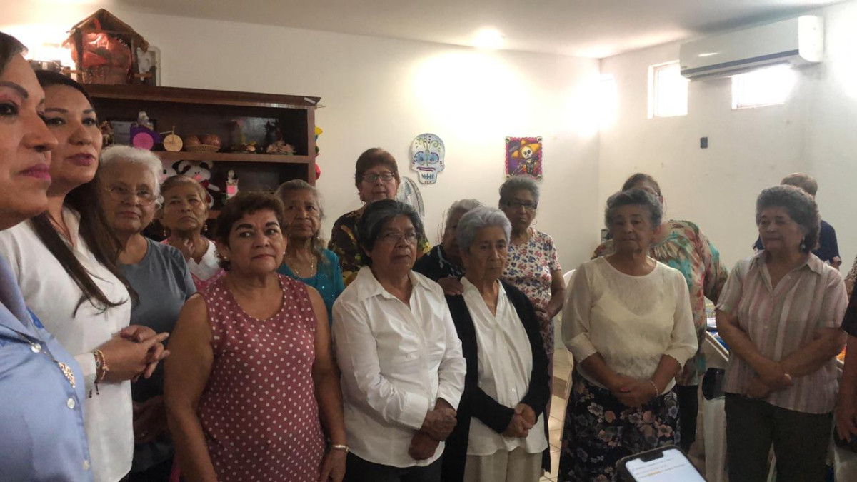 Invitan a mujeres de la tercera edad a unirse a la Casa Club del DIF