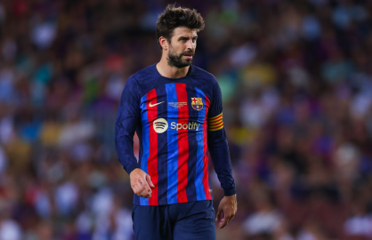 Anuncia Gerard Piqué su salida del Barcelona y retiro del fútbol 