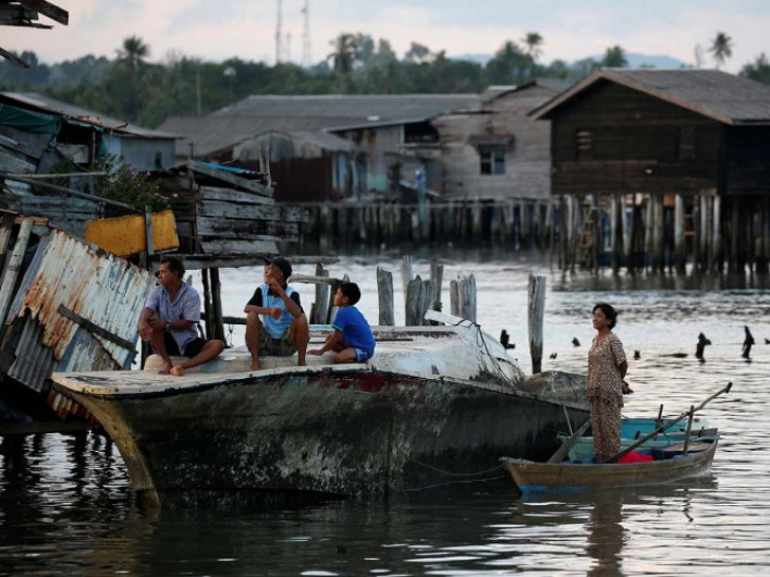 Levantan alerta de tsunami en Indonesia