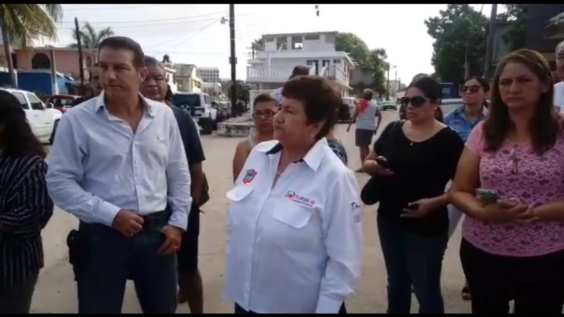 Exigen a CFE de mantenimiento a postes de luz en mal estado 