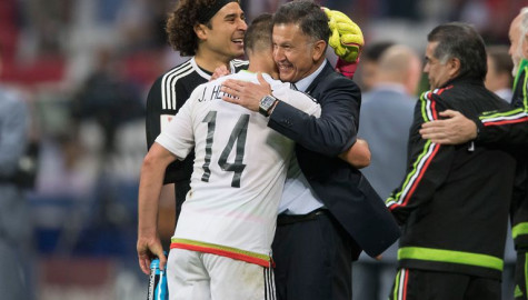 Chicharito anima a Osorio por lo sucedido en CDMX
