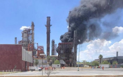 Refinería en Cadereyta registra explosiones por gas acumulado