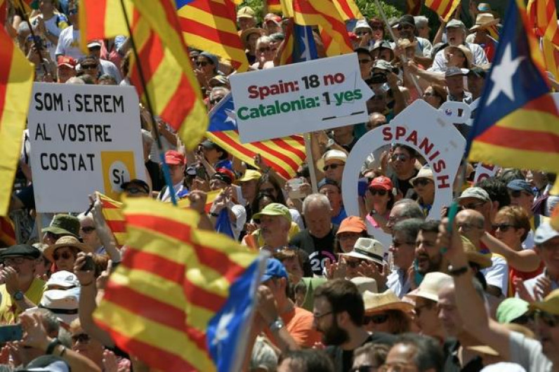 Cataluña convoca a 5.3 millones de votantes a consulta