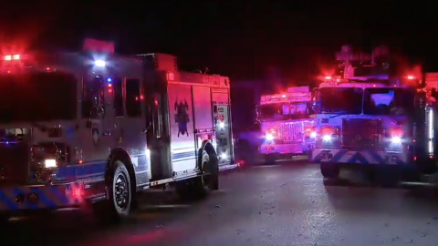  Se incendia iglesia en Fort Worth; rescatan a seis personas