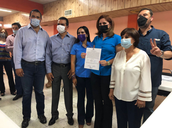 Entregan constancia a Imelda Sanmiguel como diputada local