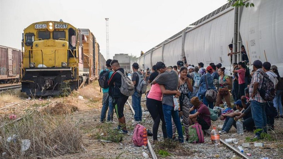 Denuncia EU creación de familias falsas para cruzar la frontera