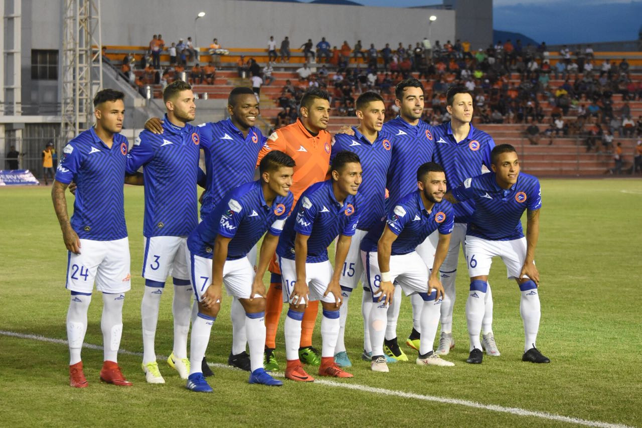Mineros saca los tres puntos del Marte