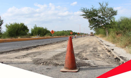Rehabilitan tramo de carretera en Camargo