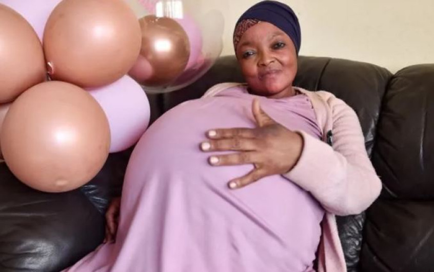 Mujer finge estar embarazada de 10 bebes para obtener ayuda económica
