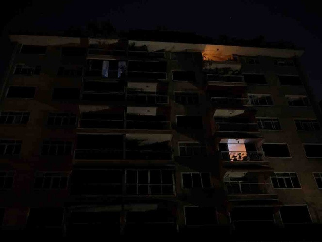 Venezuela continua con apagón, caen 6 presuntos culpables