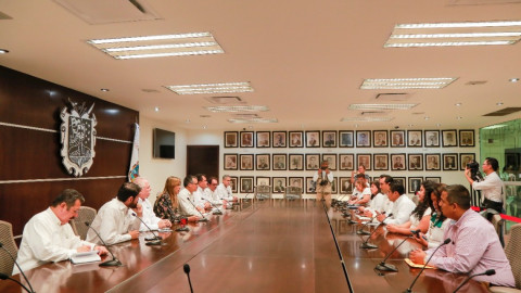 Realizan encuentro entre magisterio y autoridades de seguridad y educación