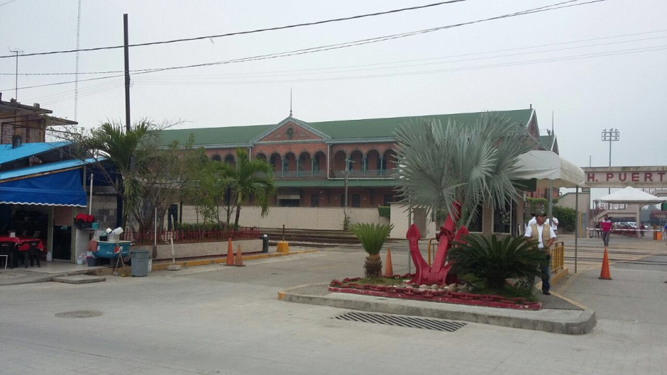 Encabeza Gobernador reunión privada en API Tampico