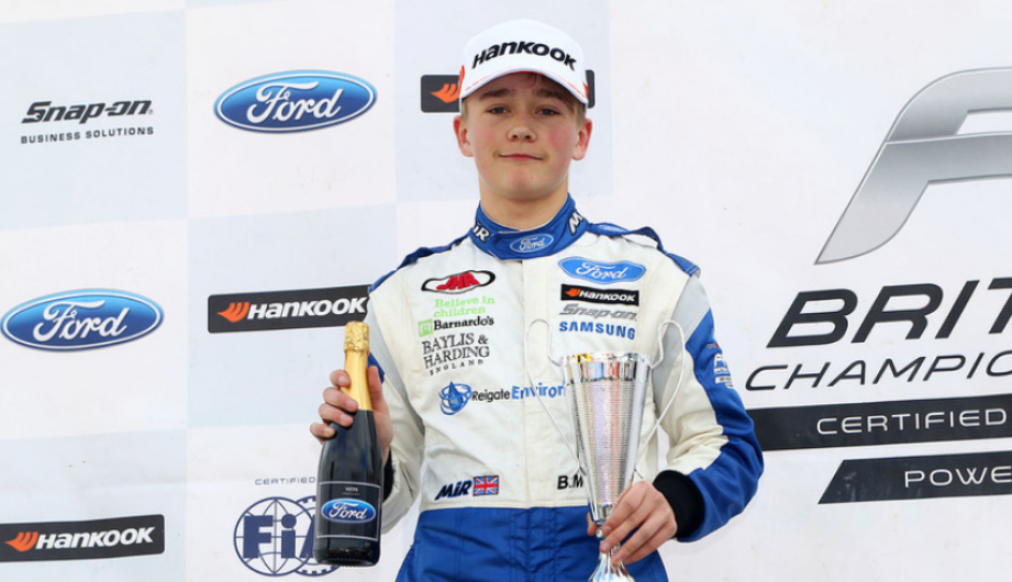 Piloto de 17 años pierde sus piernas después de accidente