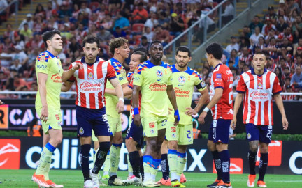 América y Chivas empatan y dejan todo para la vuelta en el Azteca