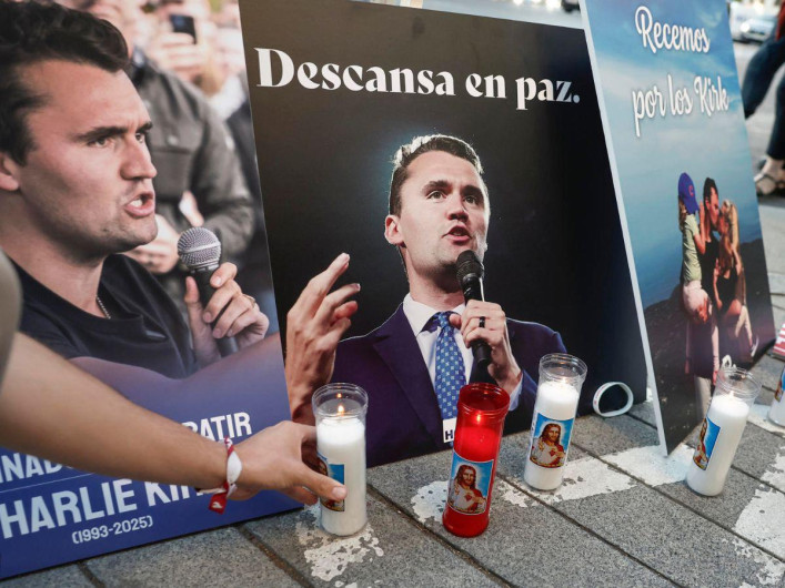 FBI ofrece hasta 100 mil dólares por pistas sobre asesinato de Charlie Kirk en Utah