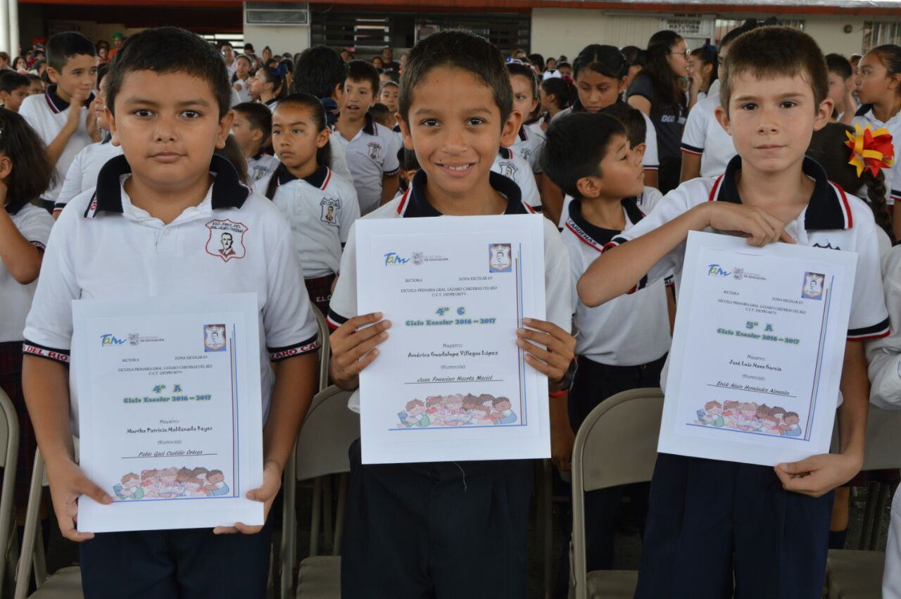 Ciclo escolar 2016-17 es clausurado por las autoridades educativas 