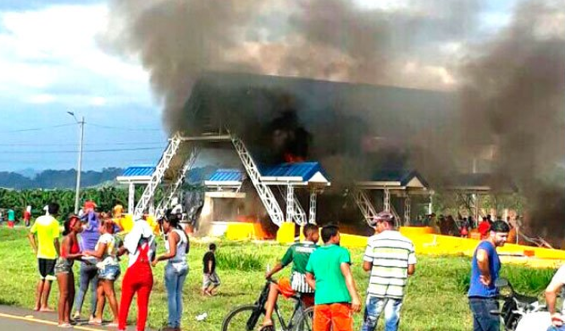 Nueve policías heridos en disturbios en zona bananera de Colombia 