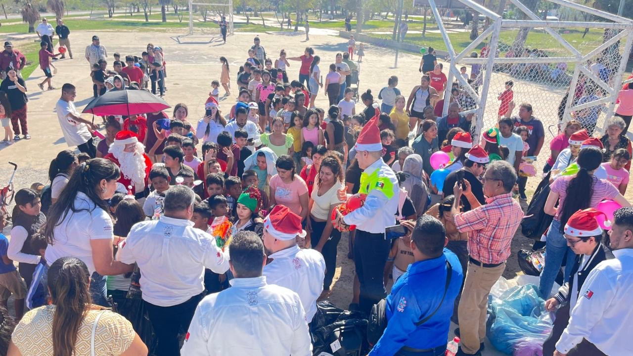 Cambian las multas por sonrisas, Tránsito entrega juguetes en colonias vulnerables