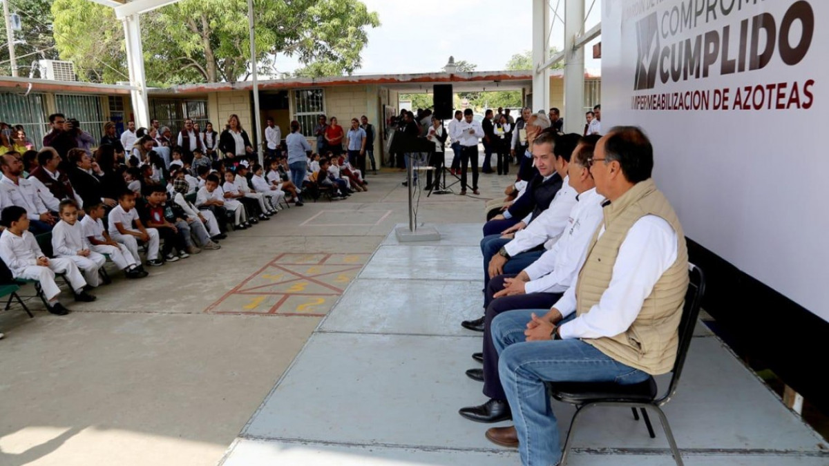 Entrega Oseguera más obras para Educación