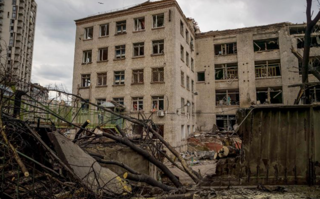 Pide EU a ciudadanos no viajar a la guerra de Ucrania 