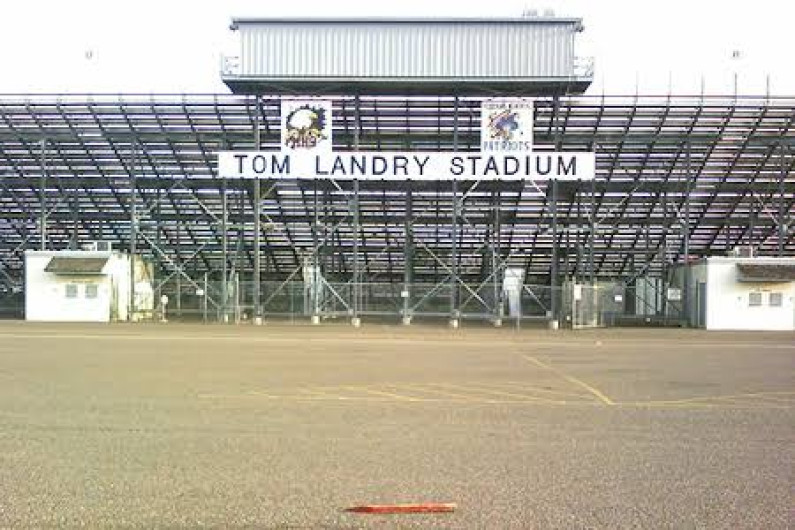 Tom Landry Stadium reabre en Mission con extrictas medidas