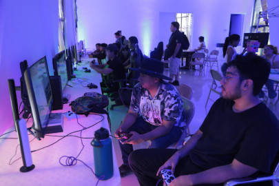 Disfrutan jóvenes neolaredenses tercera edición del "Gamer Fest"