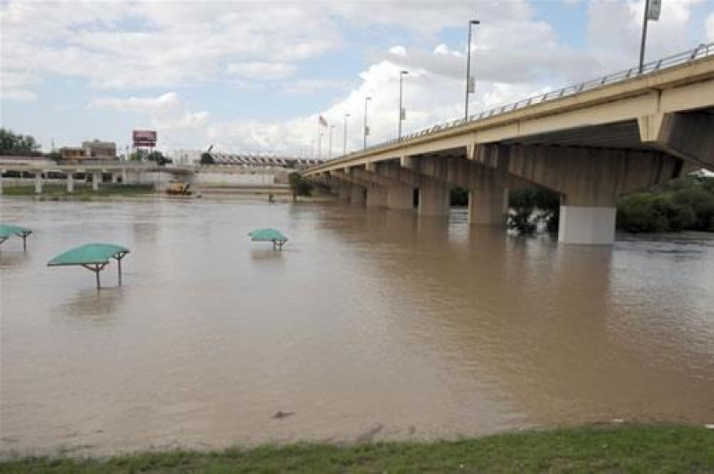 Se eleva Río Bravo a 4 metros y medio