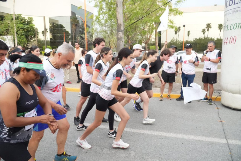 Organiza la UAT carrera pedestre a favor de asociación contra el cáncer