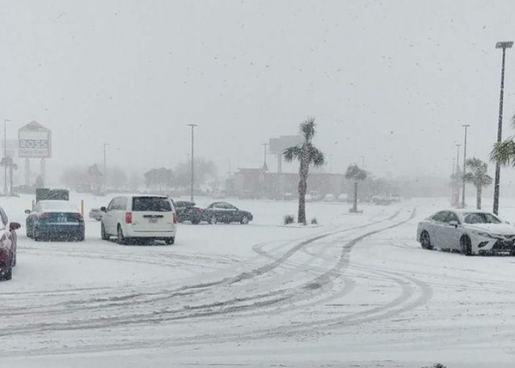 Sur de EU presenta su mayor nevada en décadas