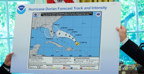 Trump niega haber alterado mapa de ruta de ‘Dorian’