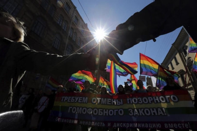 Rusia aprueba iniciativa que prohíbe la propaganda LGTB+