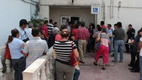 Abarrotada Oficina Fiscal de Madero