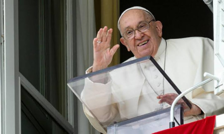 Papa Francisco presenta “nueva y leve” mejoría; estudio TAC confirma una evolución del cuadro pulmonar