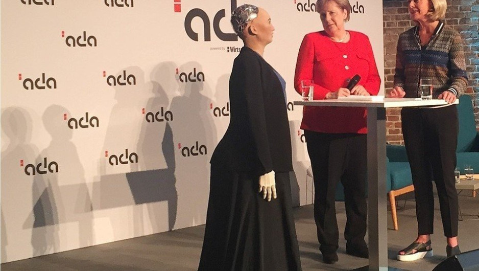 Merkel analizó la derrota de Alemania con un robot