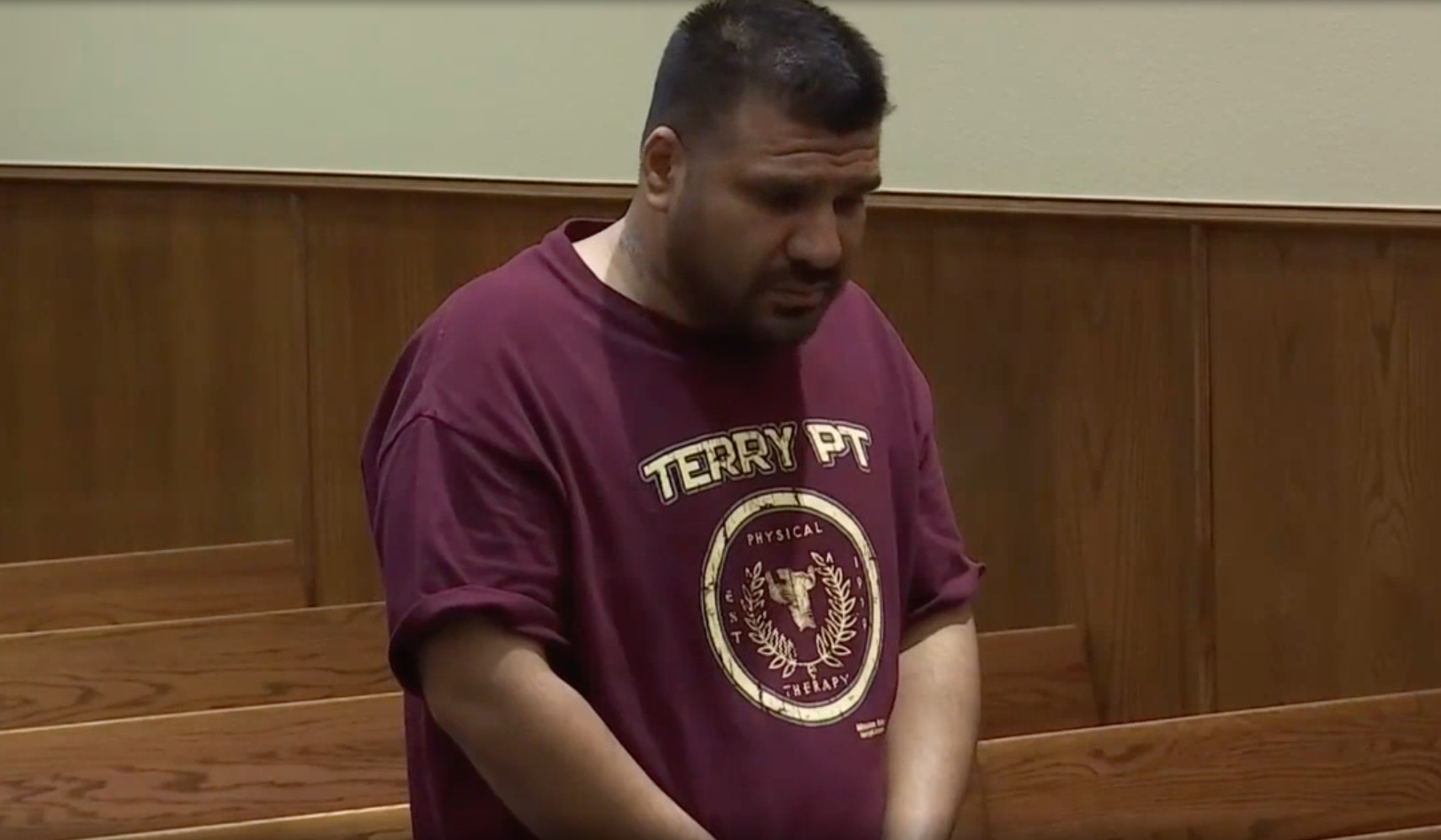 Hombre apuñala 12 veces a su esposa en Mission