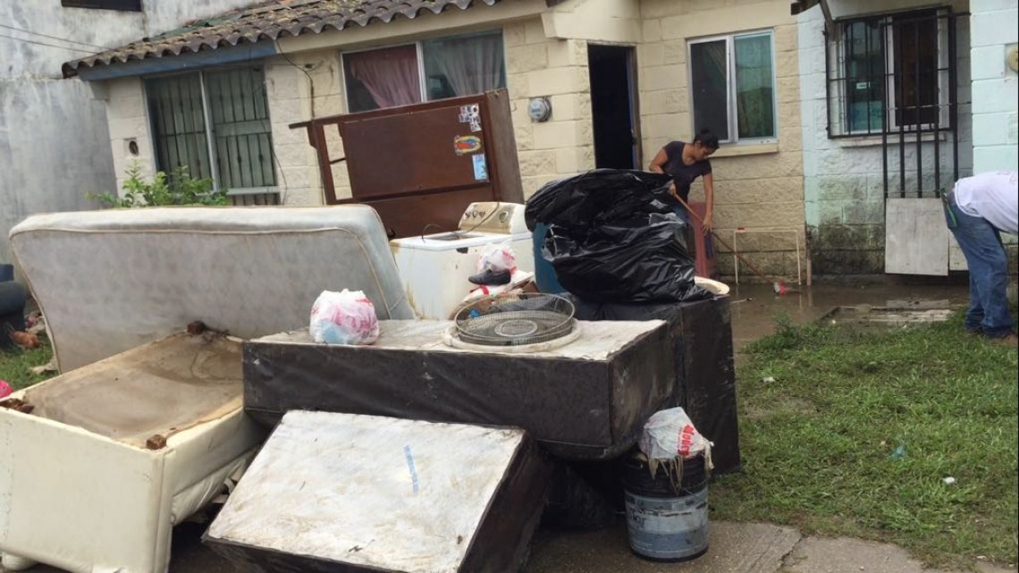 Familias pierden enseres domésticos por inundaciones
