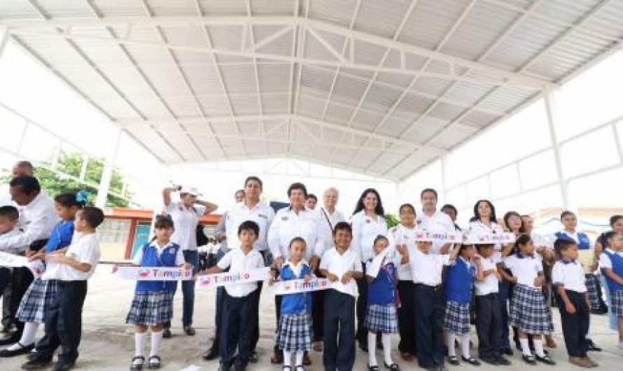 Ayuntamiento inaugura techumbre metálica en primaria 