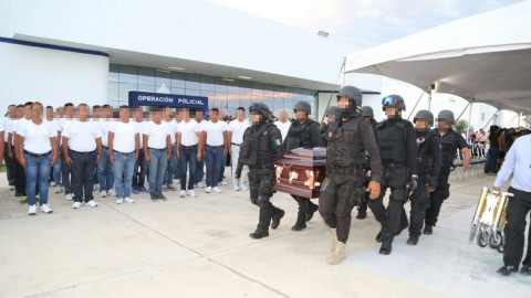 Policías caídos durante labor en el Cedes de Victoria son despedidos con honores 