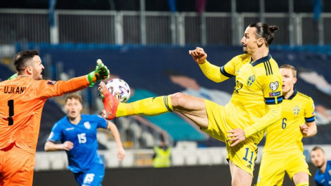 Zlatan asiste ‘a lo karateca’ con su selección