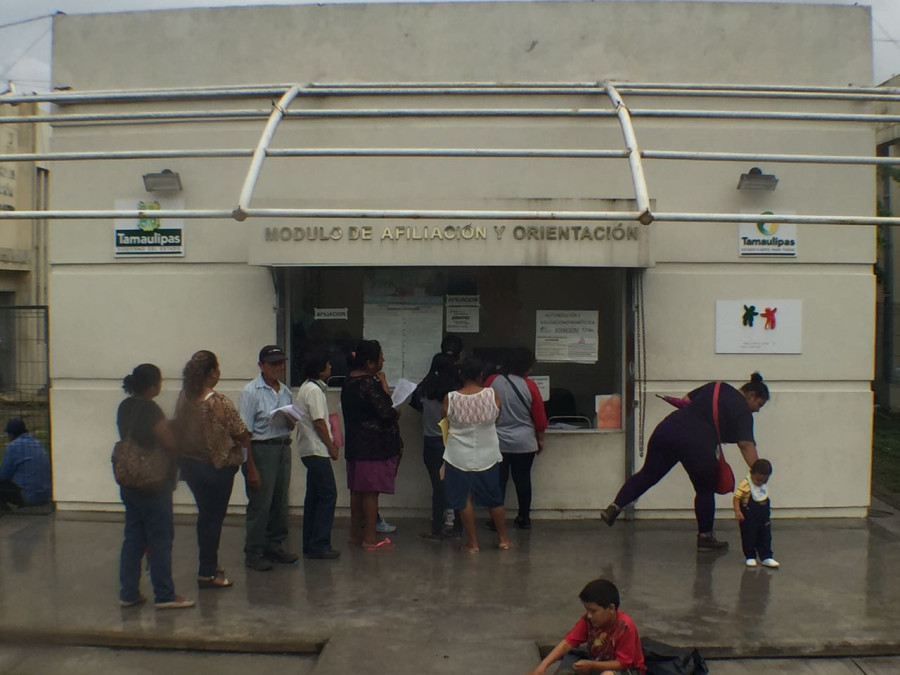 Denuncian trato inhumano y déspota en módulos del Seguro Popular