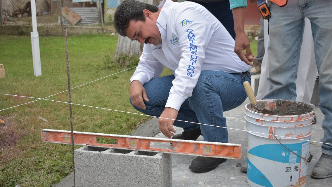 Arranca construcción de comedor escolar en La Posta