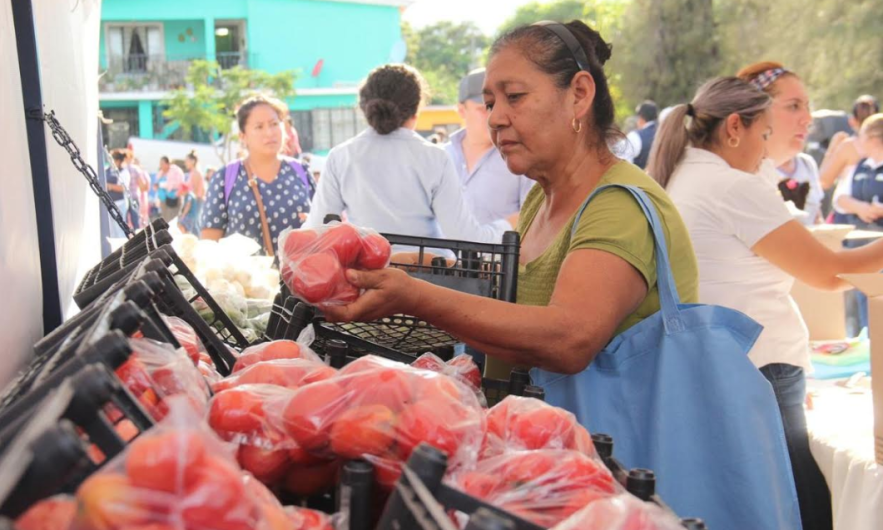  Lleva Gobierno de Tamaulipas tianguis comunitarios a familias victorenses